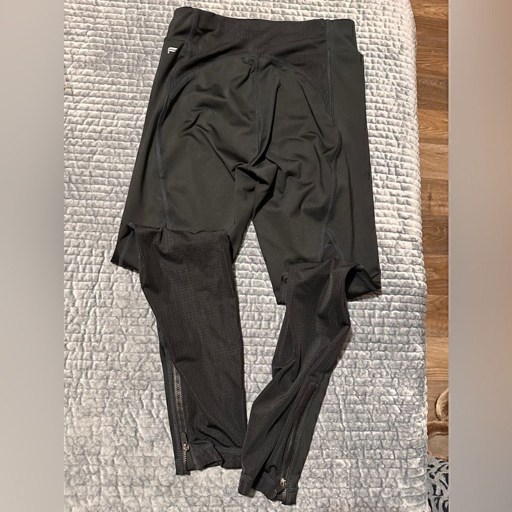 Fabletics Women's Small Black Leggings Zippered Leg Hem
Side Hip Pocket - Picture 9 of 16